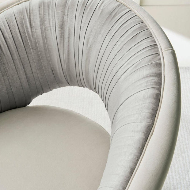 Caracole A Com-pleat Turn Around Chair