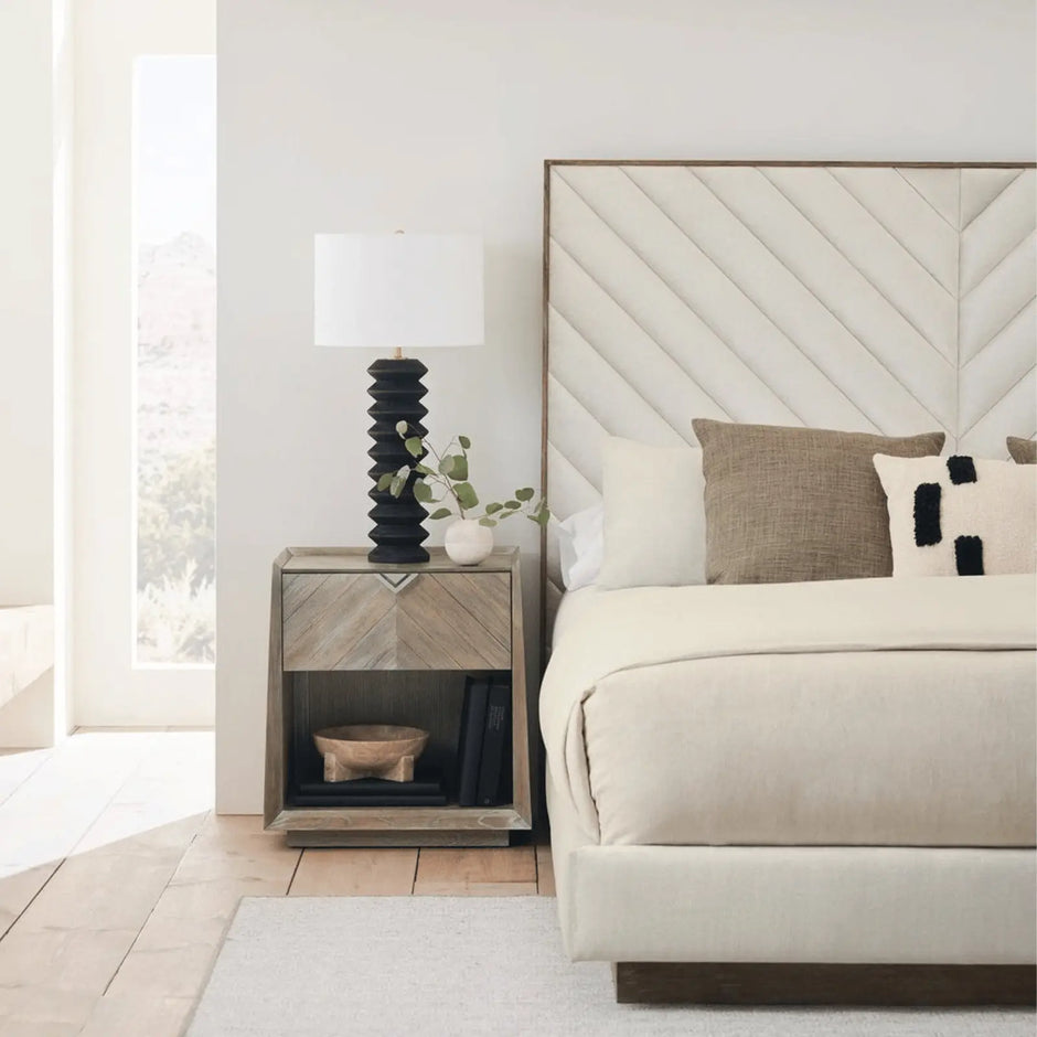 Caracole Classic Meet U in The Middle Bed