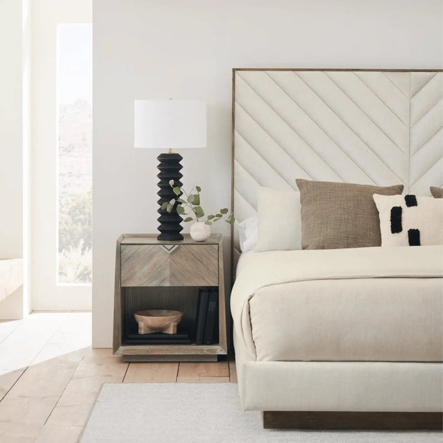Caracole Classic Meet U in The Middle Bed