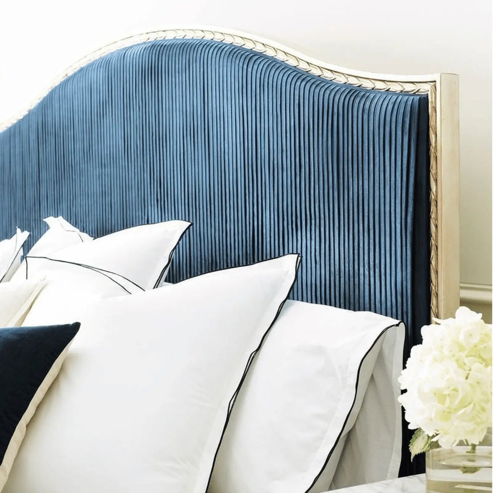 Caracole Compositions Fontainebleau Platform Bed
