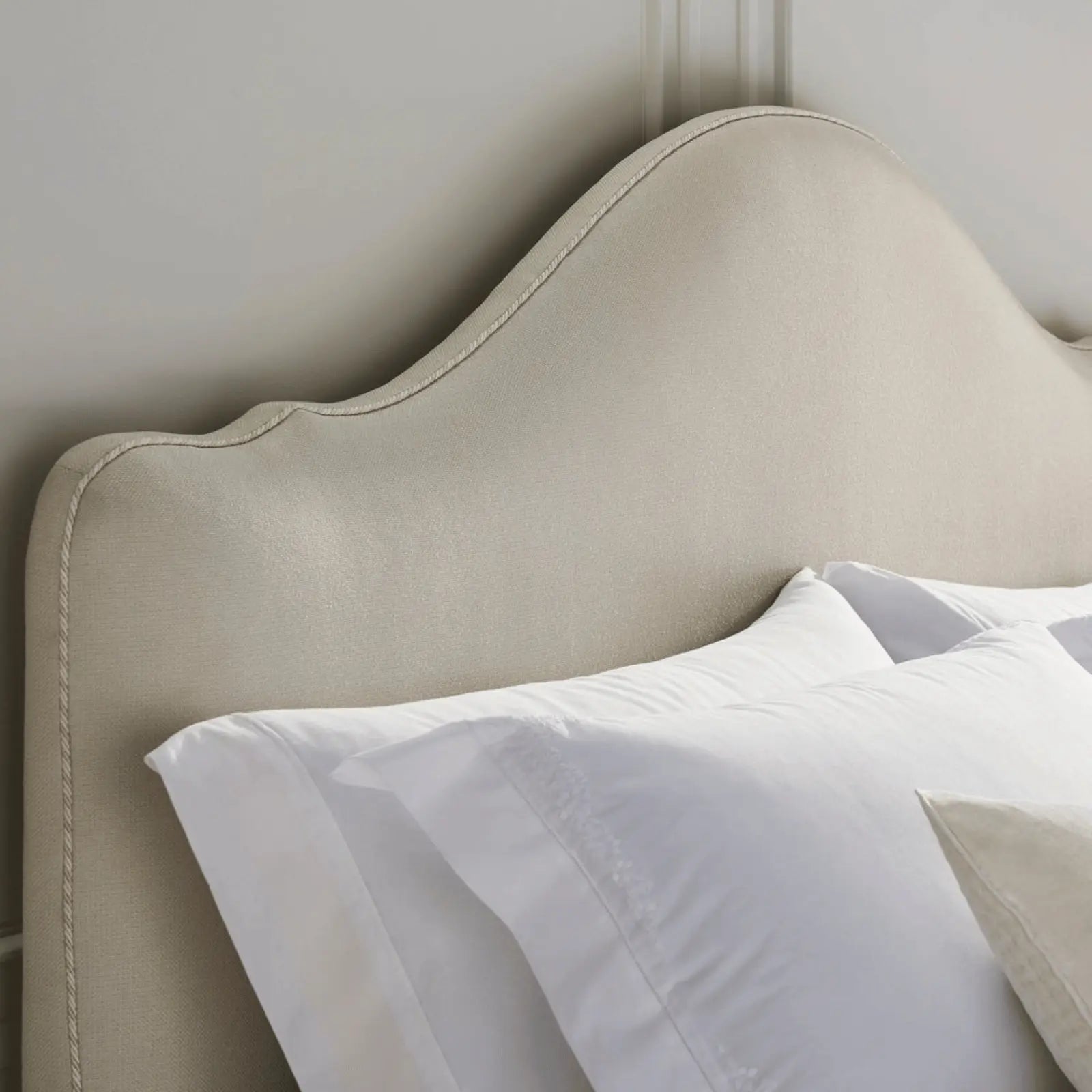 Caracole A Night in Paris Bed